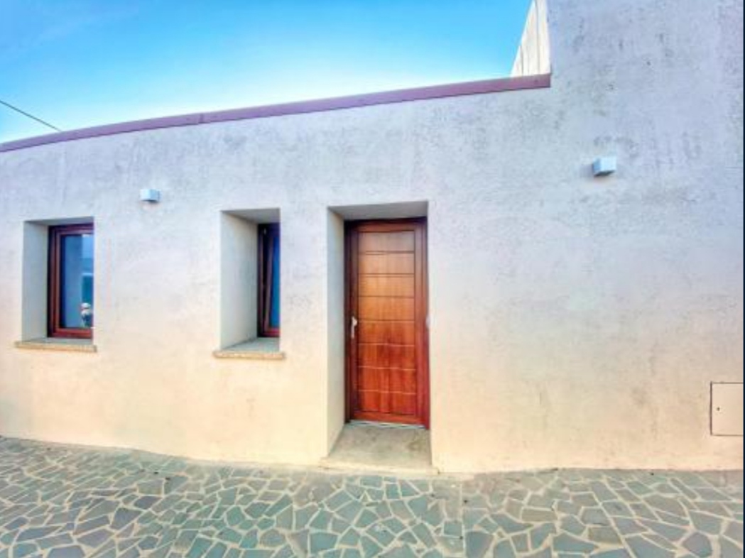 Facciata di Ghjlgolu House - ImmobilMar a Monte Petrosu, San Teodoro, Sardegna